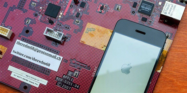 喬布斯打造!初代 iPhone 原型機曝光(圖3) 喬布斯打造!初代 iPhone 原型機曝光(圖3)