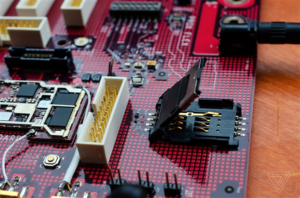 喬布斯打造!初代 iPhone 原型機曝光(圖4) 喬布斯打造!初代 iPhone 原型機曝光(圖4)