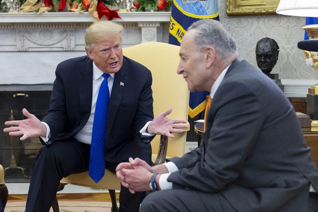 國會(huì)不給錢修邊境墻!特朗普怒發(fā)行政令:聯(lián)邦政府12月24日關(guān)門!(圖4) 國會(huì)不給錢修邊境墻!特朗普怒發(fā)行政令:聯(lián)邦政府12月24日關(guān)門!(圖4)