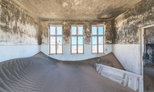 這個小鎮曾遍地鉆石生活奢華,如今黃沙滿屋如鬼城_圖1 這個小鎮曾遍地鉆石生活奢華,如今黃沙滿屋如鬼城_圖1