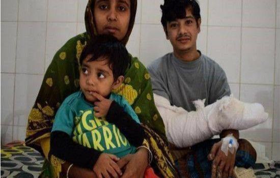 印度一男子得怪病,長滿樹枝,妻子生完兩個(gè)孩子后,棄他而去!_圖3 印度一男子得怪病,長滿樹枝,妻子生完兩個(gè)孩子后,棄他而去!_圖3