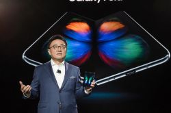 折疊屏：手機市場的強心劑還是長生果？